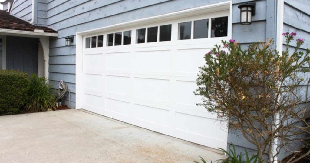 garage door with windows